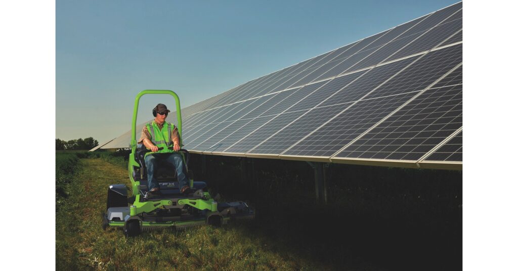 A New Standard in Tracked Zero-Turn Mowing altoz tfx zero turn mower.jpg